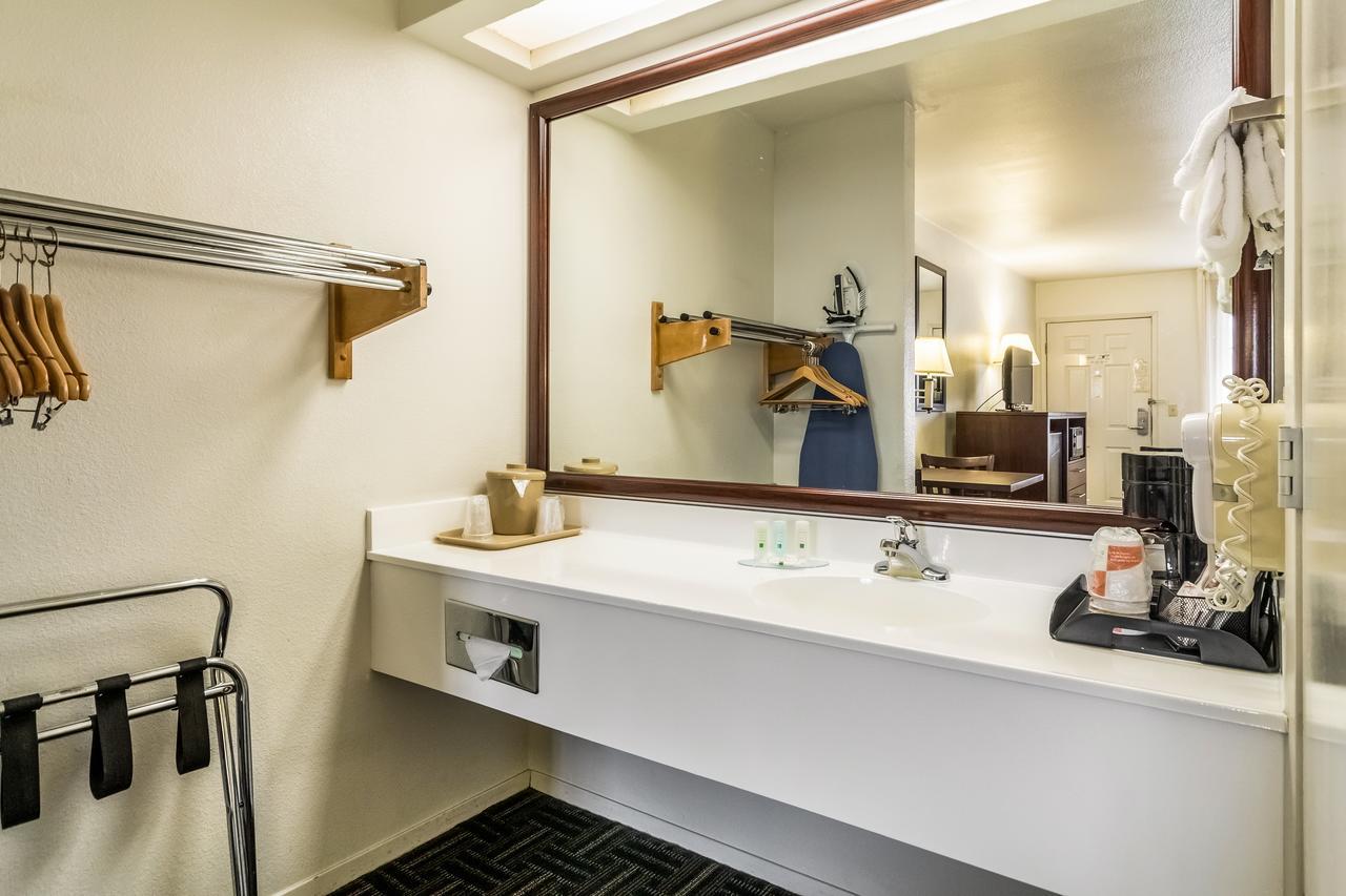 Quality Inn Fresno Near University Extérieur photo